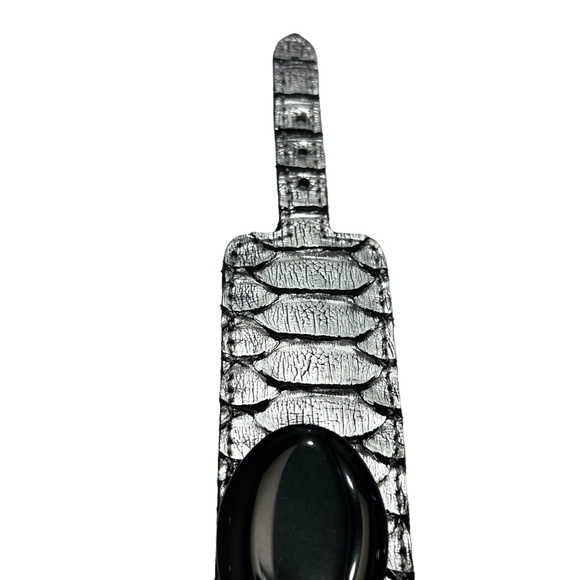 HEATHER HAWKINS SILVER CROCODILE LEATHER BRACELET WITH BLACK STONE - Picture 15 of 16